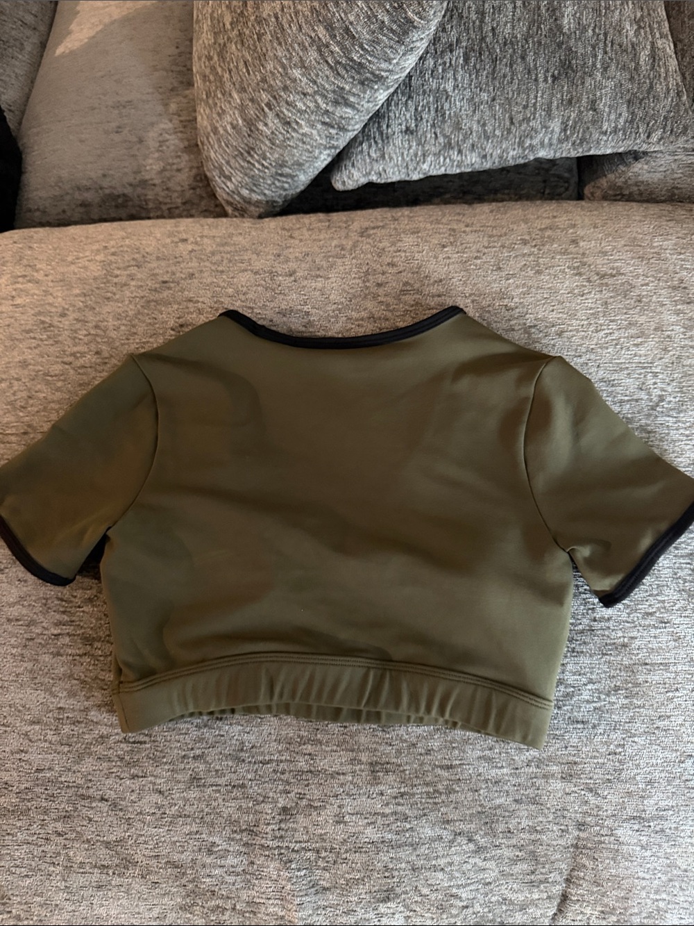 ALO Yoga Olive Green V-Neck Crop Top with Black Trim - Picture 2 of 2